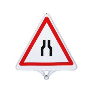 Her İki Taraftan Daralan Yol Tabelası Tek Taraflı